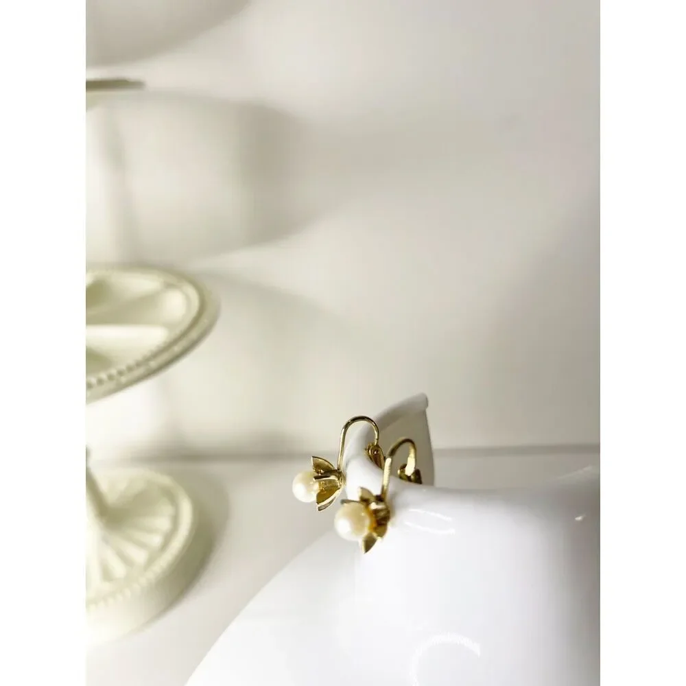 Vintage Avon Clip On Earrings gold tone pearl starburst flower 80s glam retro‎